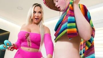 [MyPervyFamily] Callie Brooks - Stepmom Plays With My Maraca