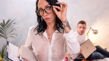 [MomXXX] Giulia Diamond - Sexy huge tits MILF in wet shirt